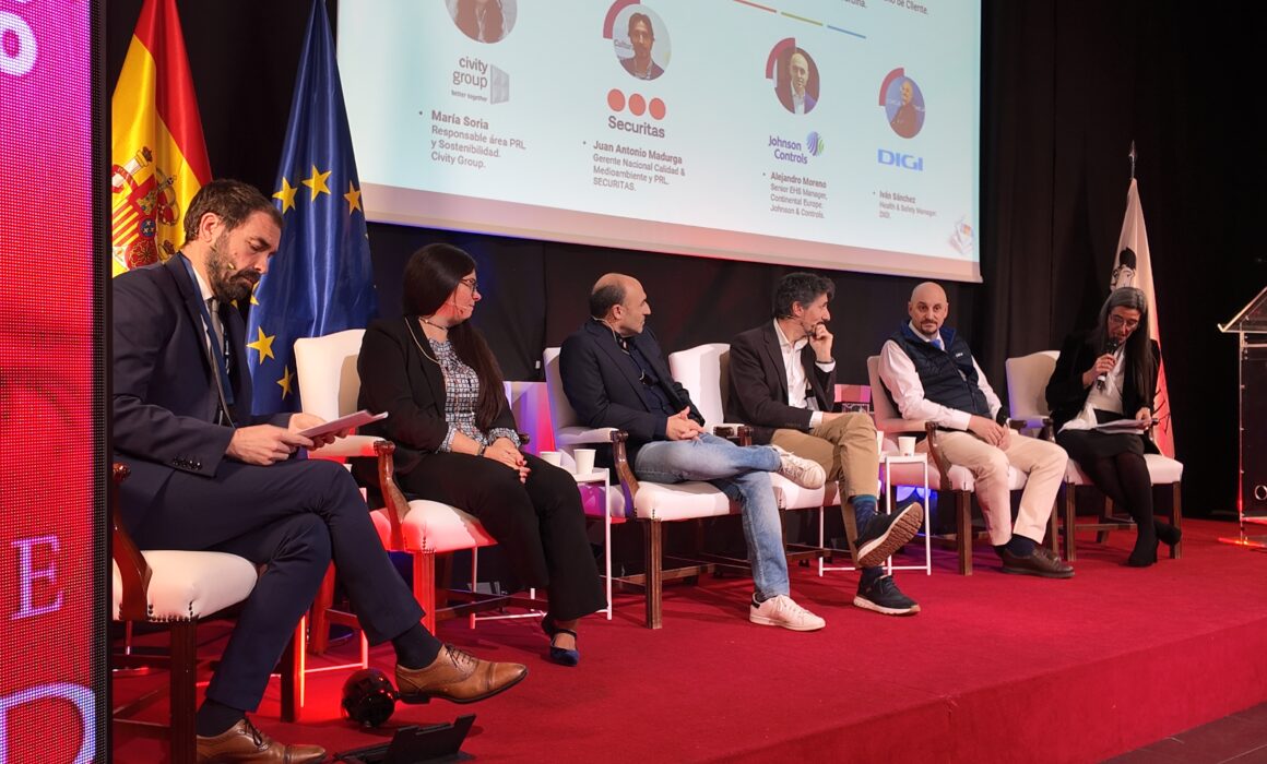 Ponentes durante la presentación de la guía de buenas prácticas PRL de e-coordina