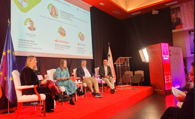 ponentes durante la presentación de la guía sobre buenas prácticas PRL 